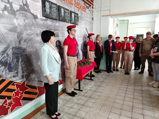 В вичугской школе открыли мемориальную доску в честь Владимира Шилова